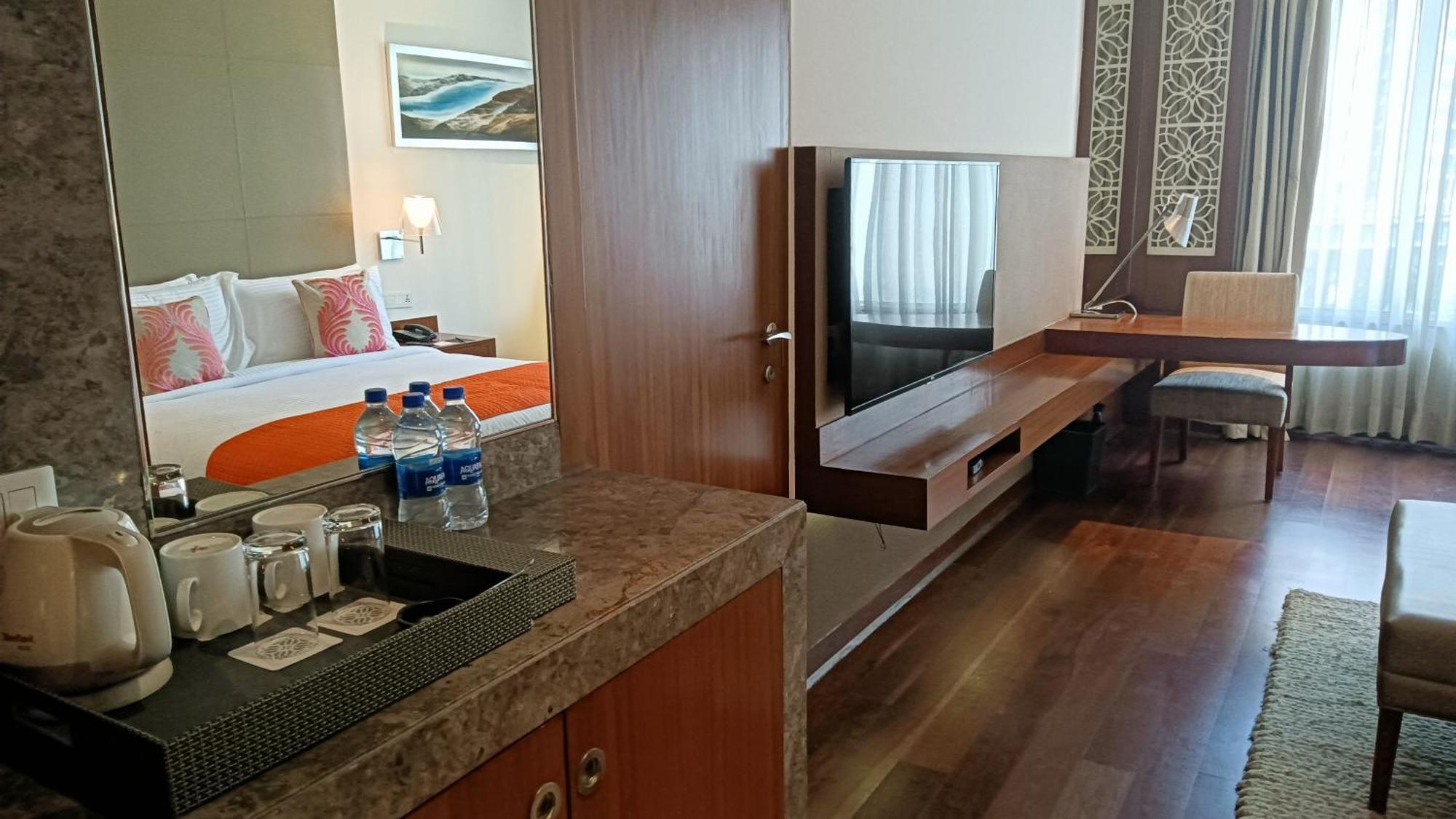 The Anya Hotel-Golf Course Road Gurgaon Dış mekan fotoğraf