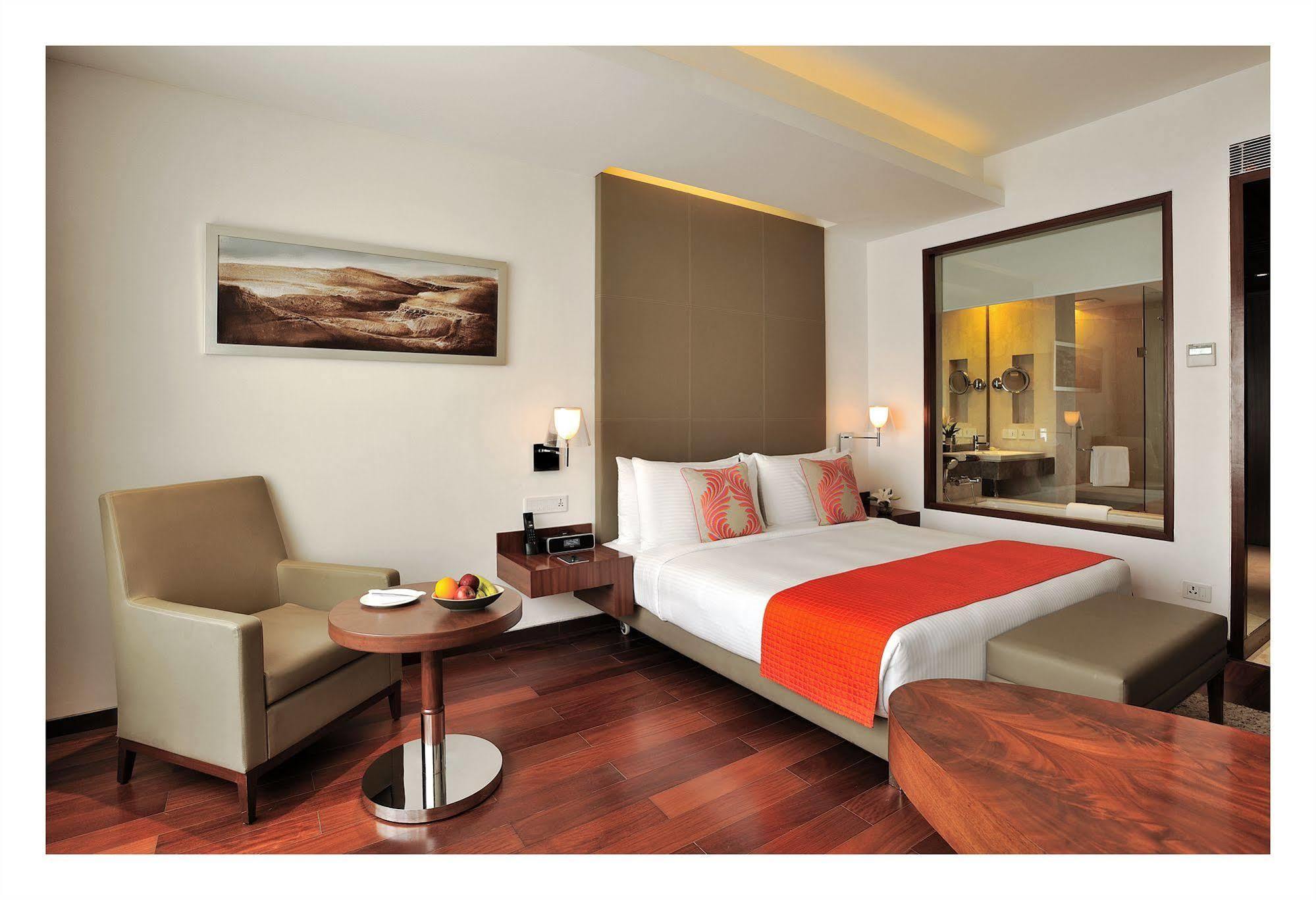 The Anya Hotel-Golf Course Road Gurgaon Dış mekan fotoğraf
