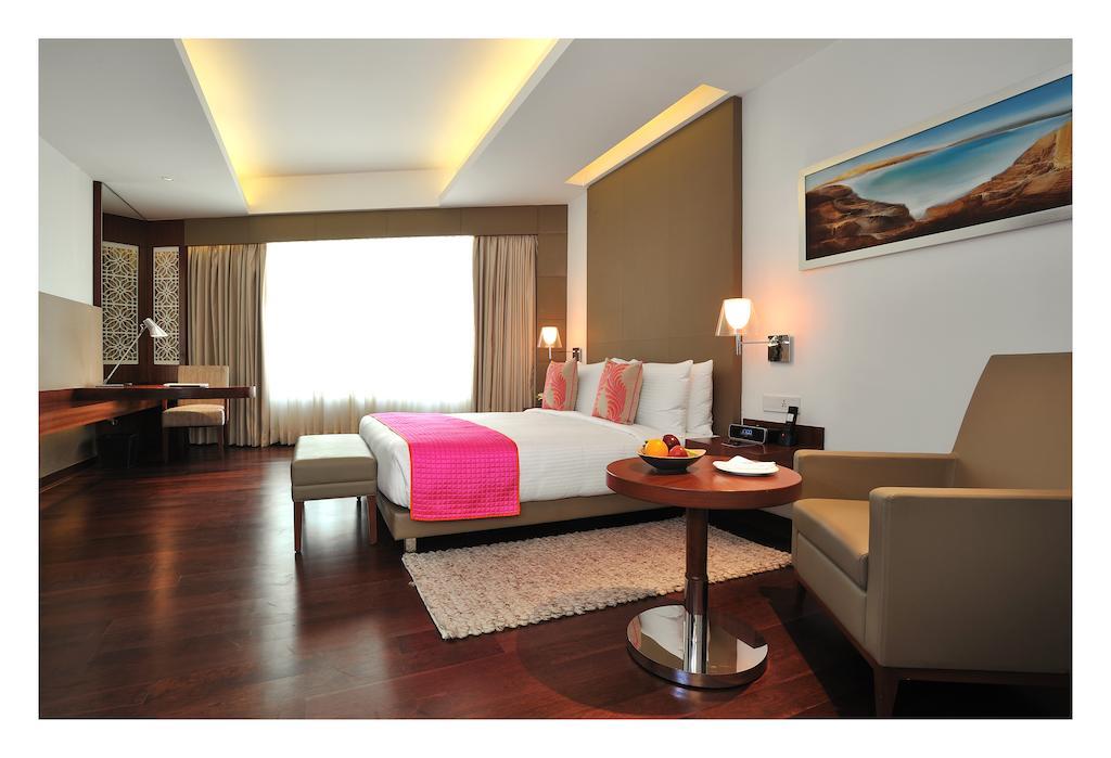 The Anya Hotel-Golf Course Road Gurgaon Dış mekan fotoğraf